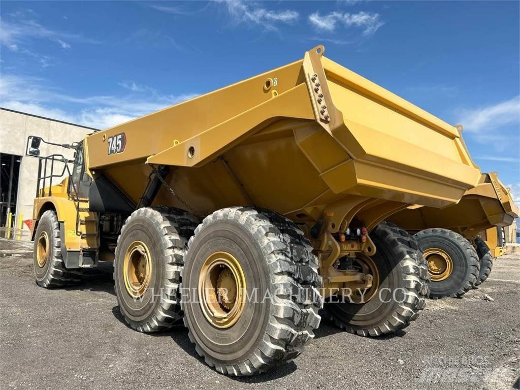 CAT 745 TG アーティキュレート式ダンプトラック