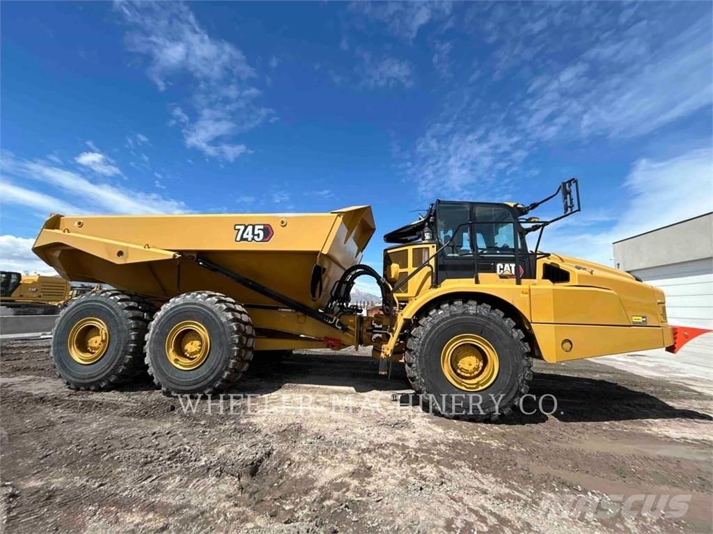 CAT 745 TG アーティキュレート式ダンプトラック