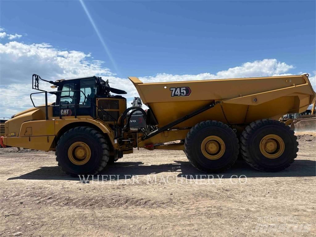 CAT 745 TG アーティキュレート式ダンプトラック