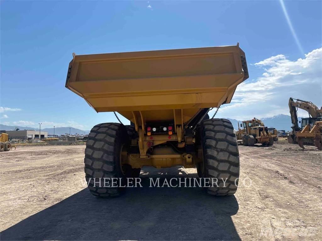 CAT 745 TG アーティキュレート式ダンプトラック