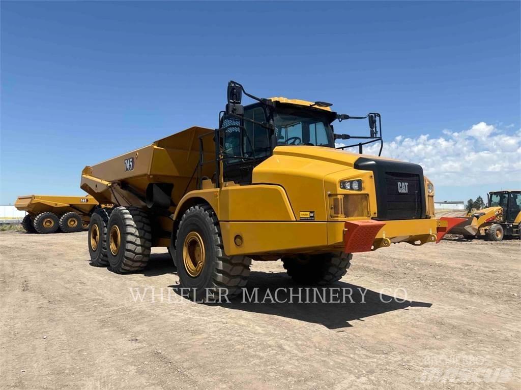 CAT 745 TG アーティキュレート式ダンプトラック