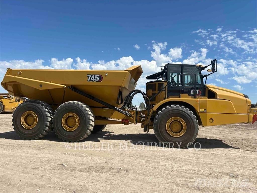 CAT 745 TG アーティキュレート式ダンプトラック