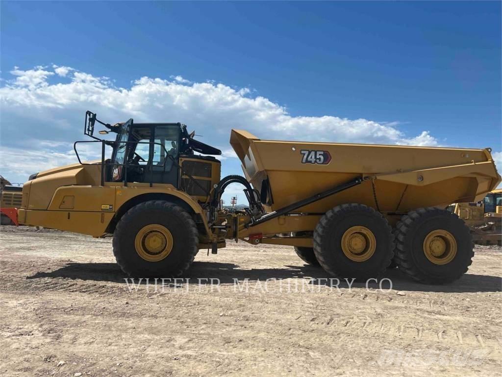 CAT 745 TG アーティキュレート式ダンプトラック