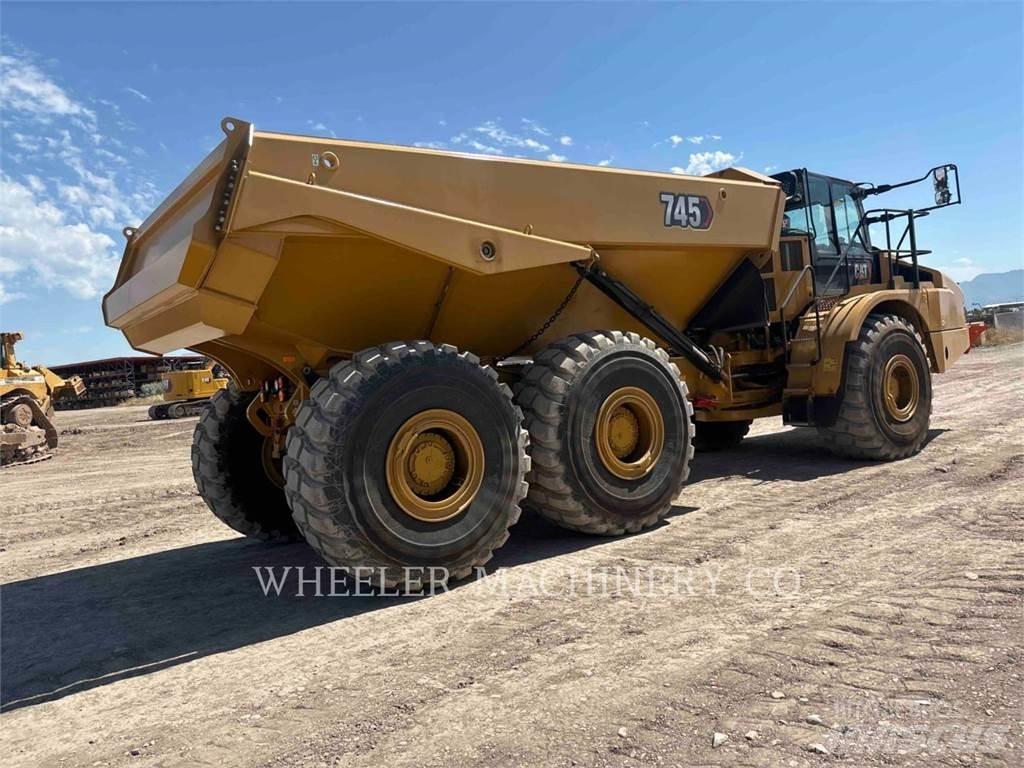 CAT 745 TG アーティキュレート式ダンプトラック