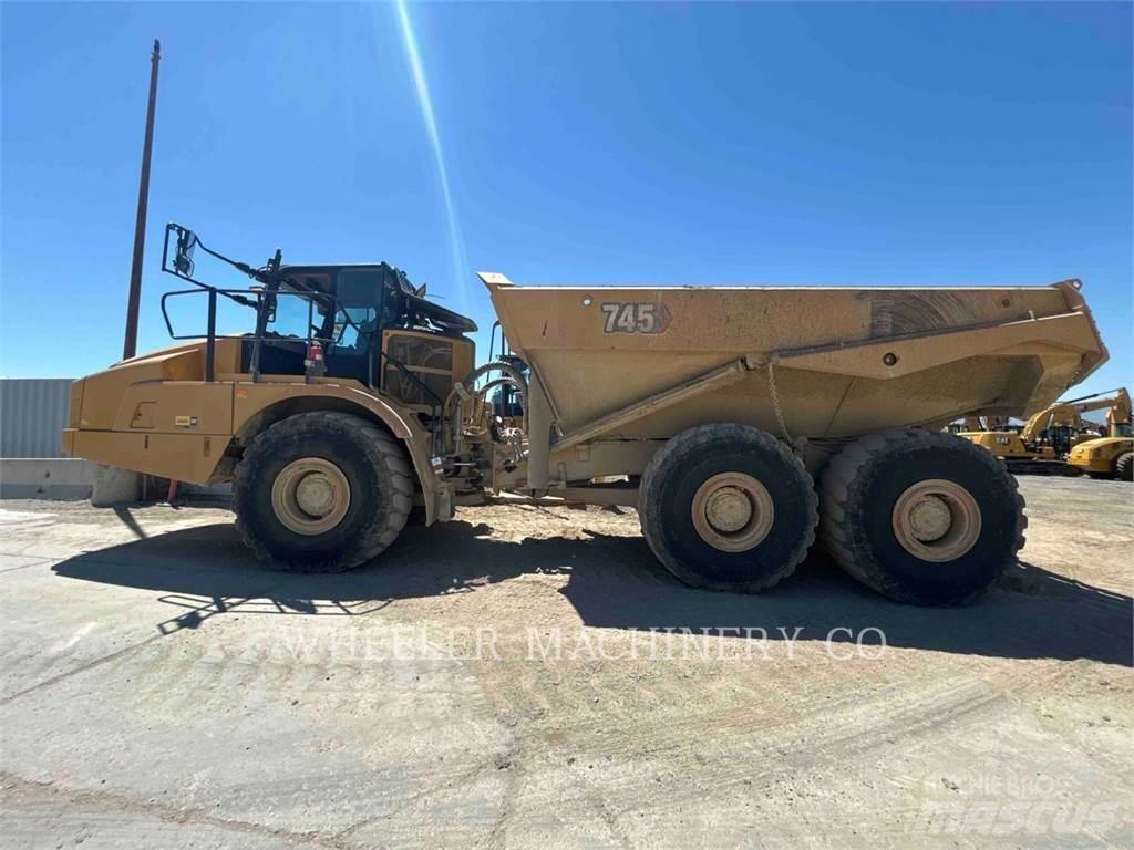 CAT 745 TG アーティキュレート式ダンプトラック