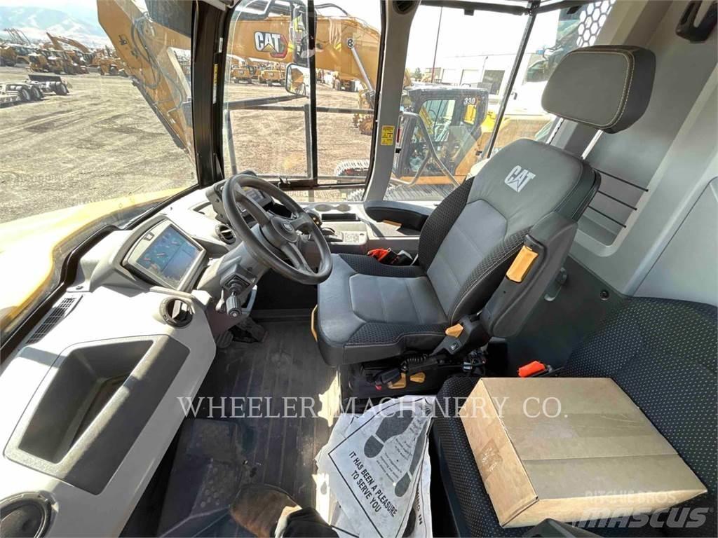 CAT 745 TG アーティキュレート式ダンプトラック