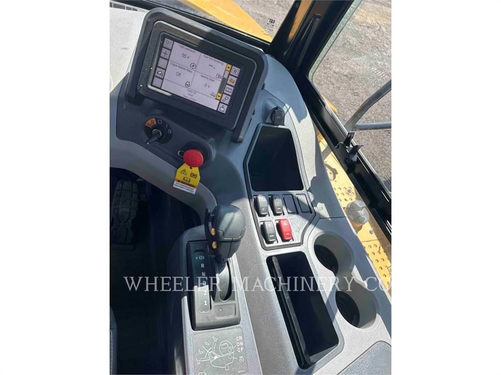 CAT 745 TG アーティキュレート式ダンプトラック