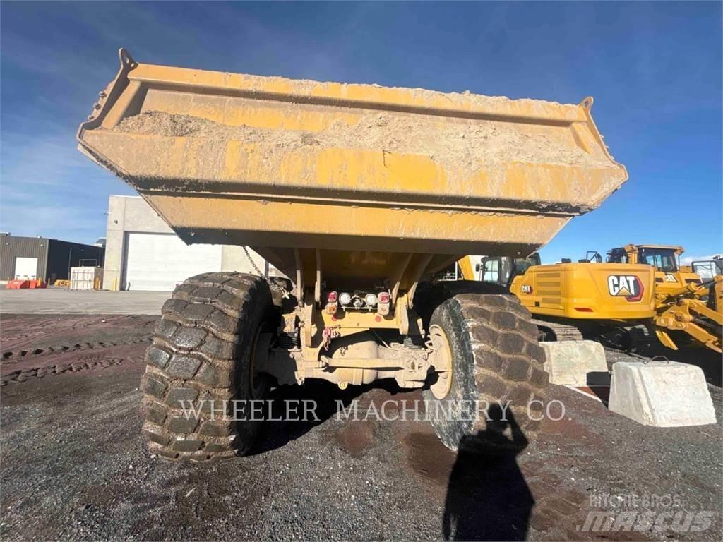 CAT 745 TG アーティキュレート式ダンプトラック