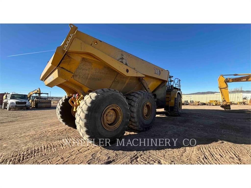 CAT 745 TG アーティキュレート式ダンプトラック
