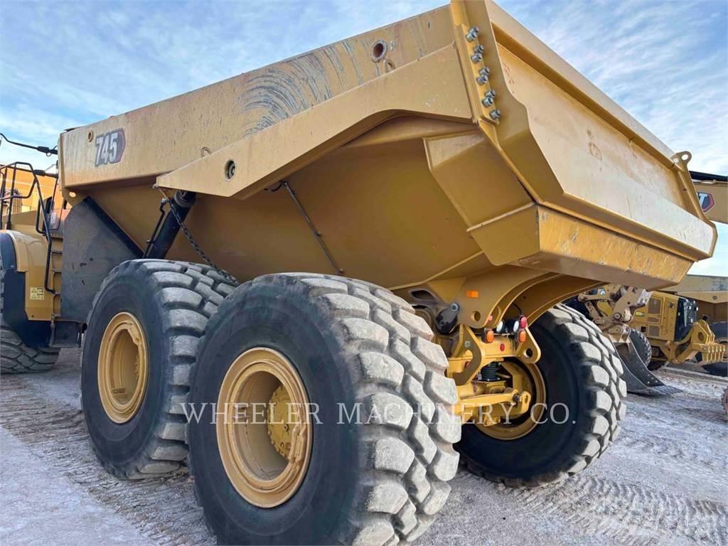 CAT 745 TG アーティキュレート式ダンプトラック