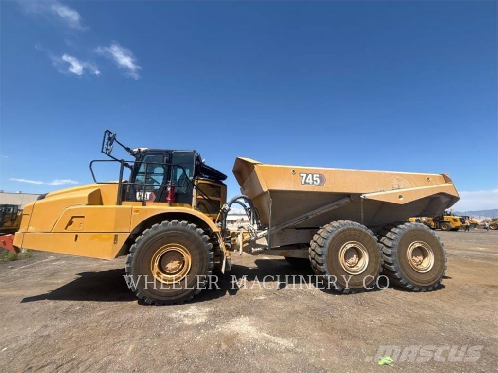 CAT 745 TG アーティキュレート式ダンプトラック