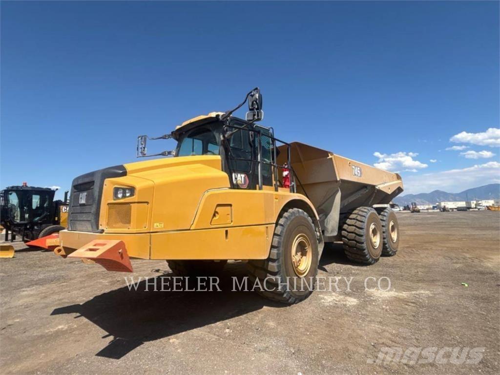CAT 745 TG アーティキュレート式ダンプトラック