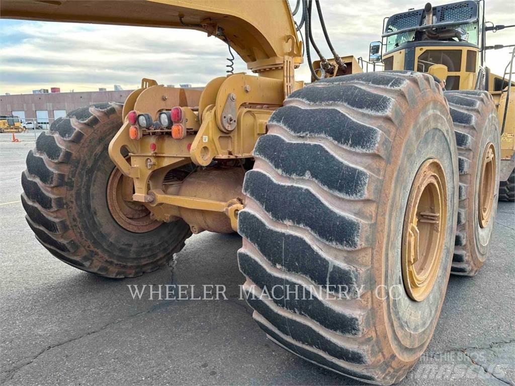 CAT 745 W/PAN アーティキュレート式ダンプトラック