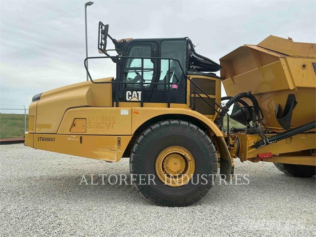CAT 74504 アーティキュレート式ダンプトラック