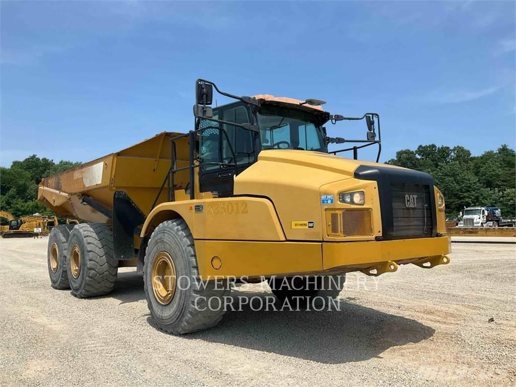 CAT 74504 アーティキュレート式ダンプトラック