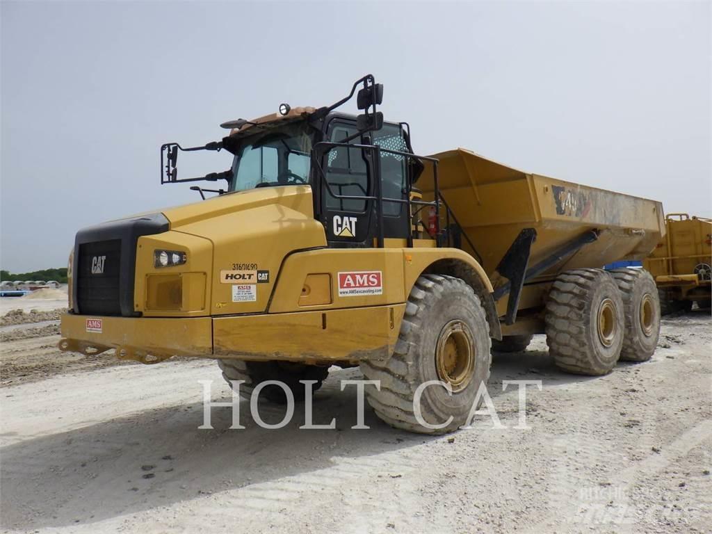 CAT 74504 アーティキュレート式ダンプトラック