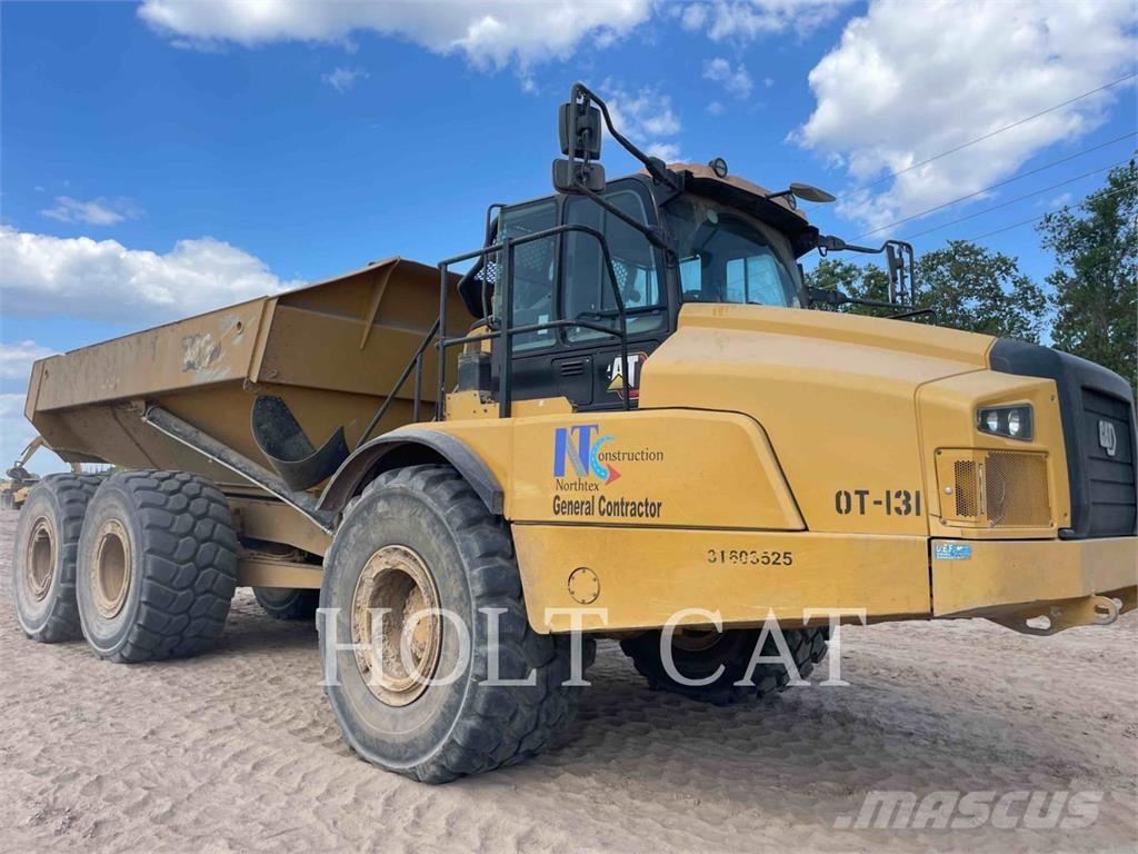 CAT 74504 アーティキュレート式ダンプトラック