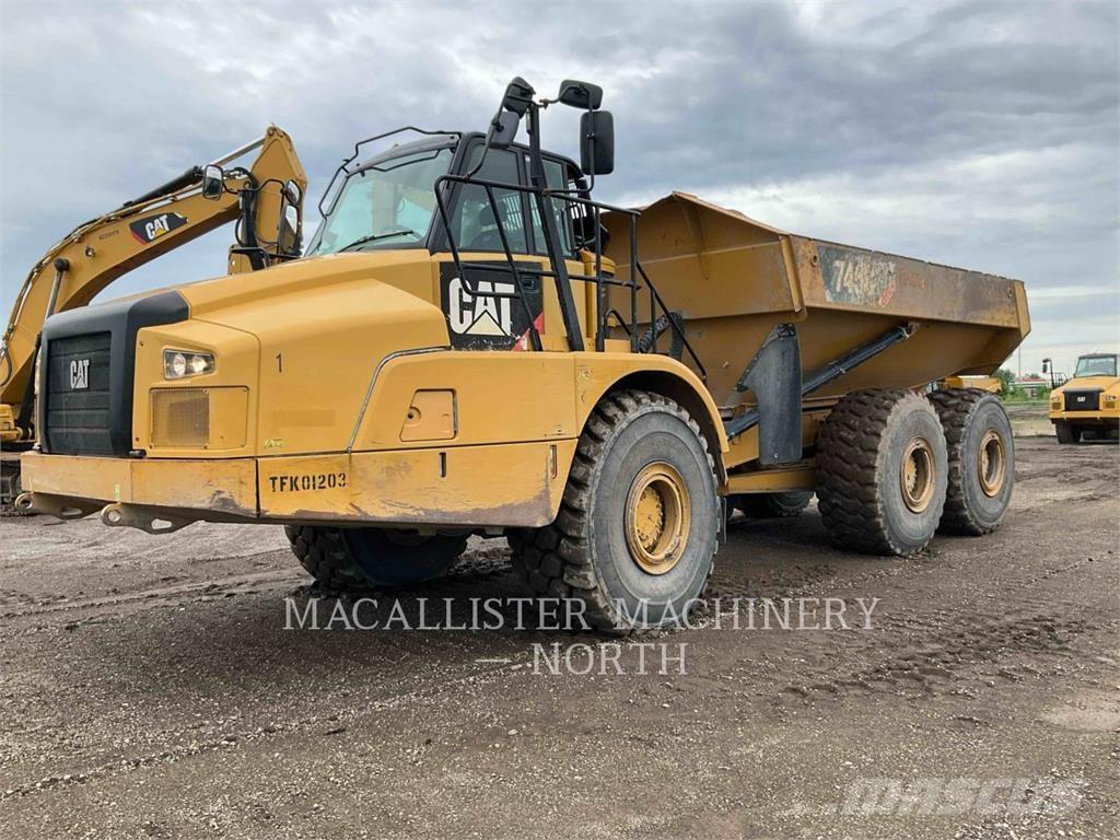 CAT 745C アーティキュレート式ダンプトラック