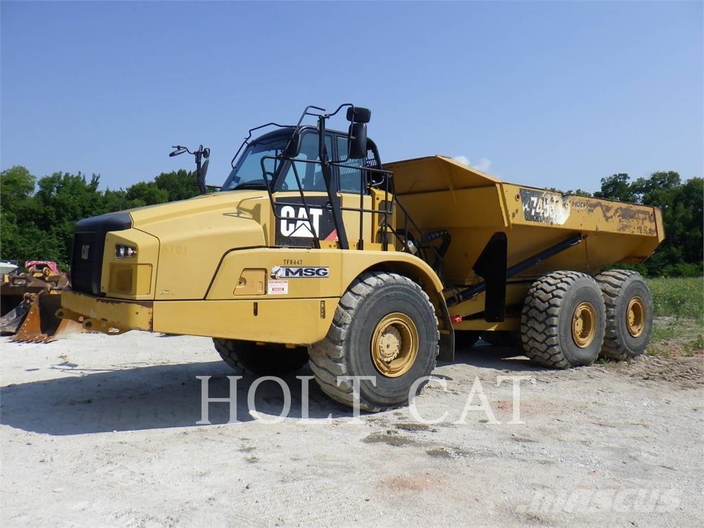 CAT 745C アーティキュレート式ダンプトラック