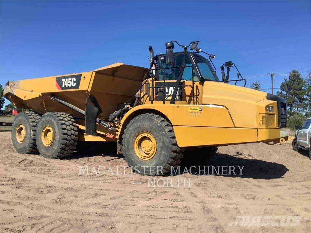 CAT 745C アーティキュレート式ダンプトラック