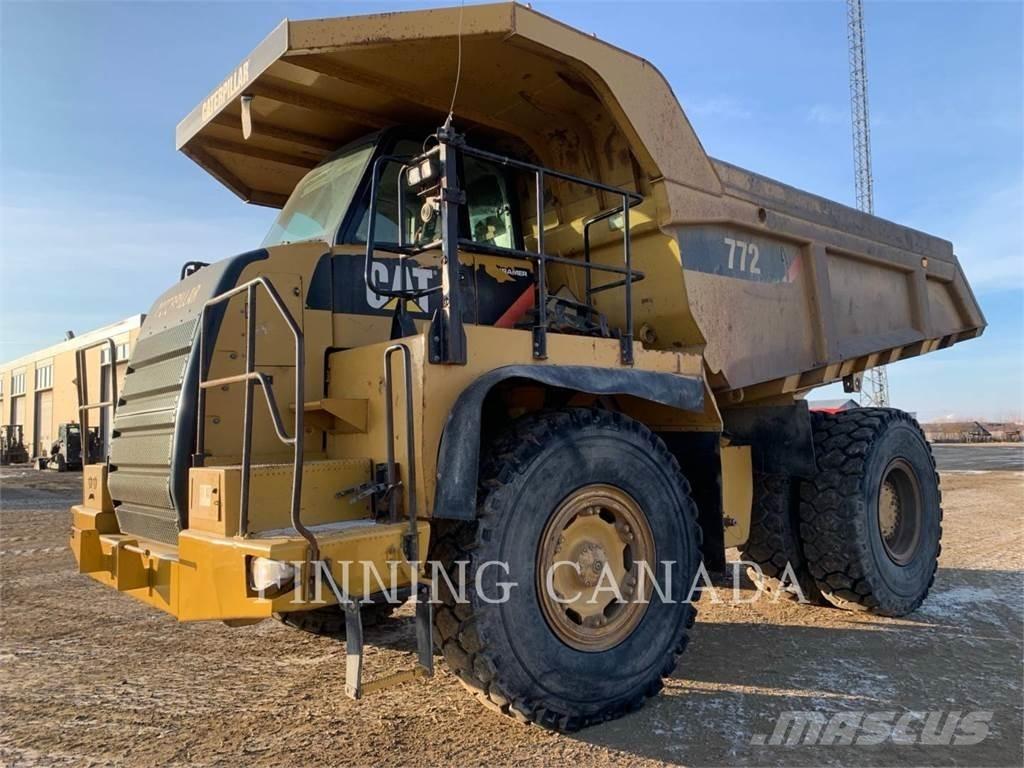 CAT 772 アーティキュレート式ダンプトラック