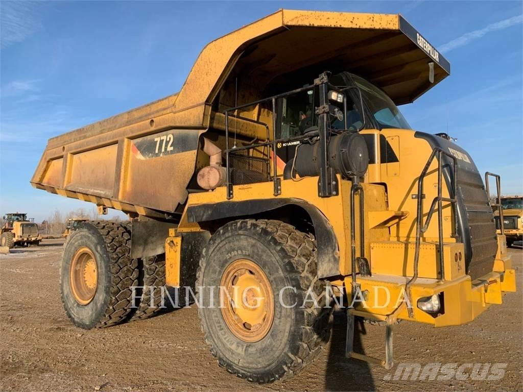 CAT 772 アーティキュレート式ダンプトラック