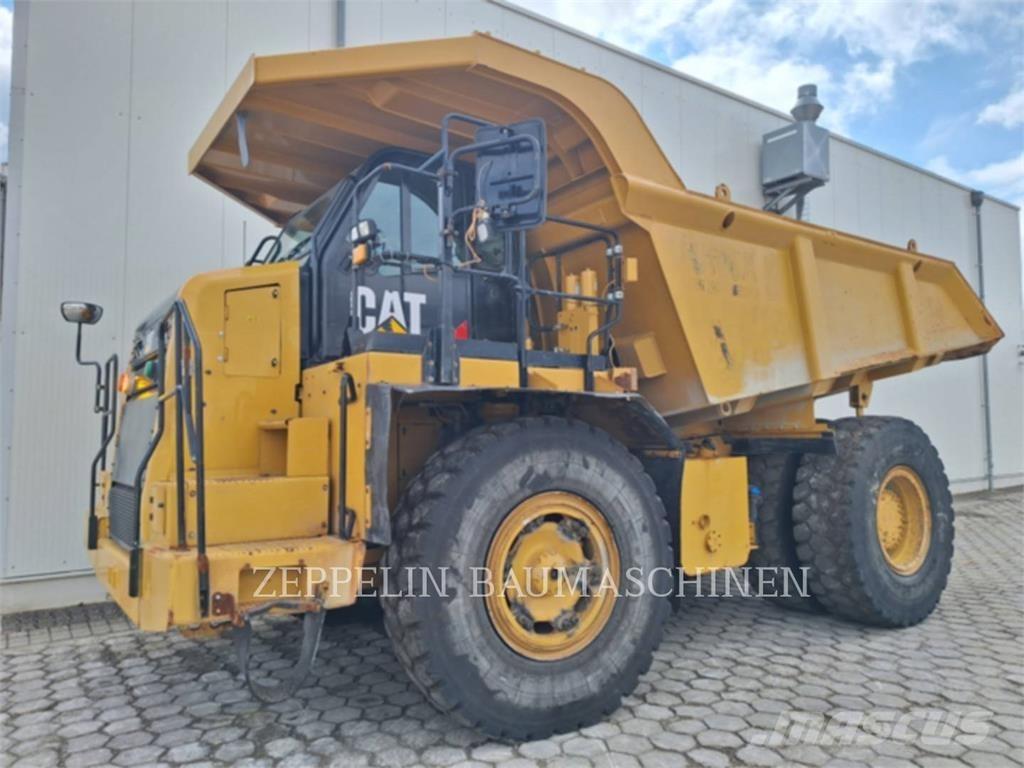 CAT 772G アーティキュレート式ダンプトラック