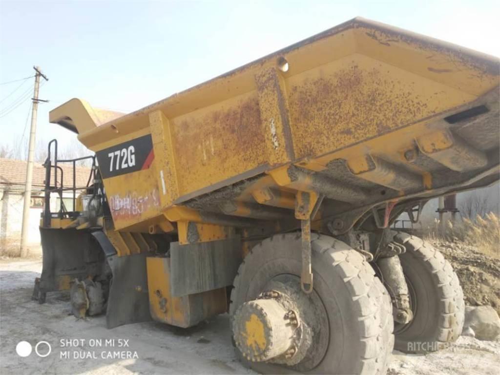 CAT 772GLRC アーティキュレート式ダンプトラック