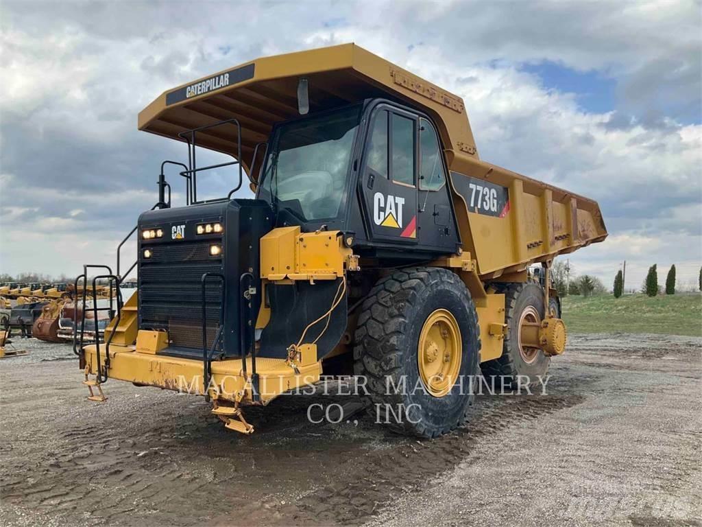 CAT 773G アーティキュレート式ダンプトラック