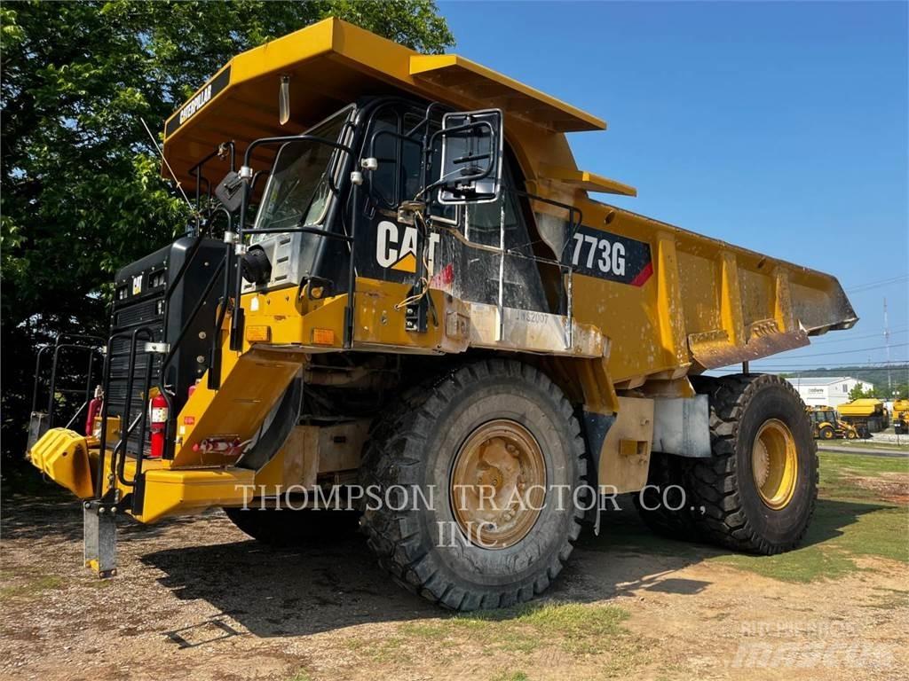 CAT 773G アーティキュレート式ダンプトラック