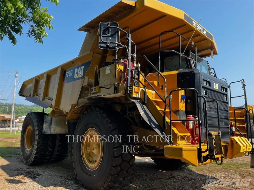 CAT 773G アーティキュレート式ダンプトラック