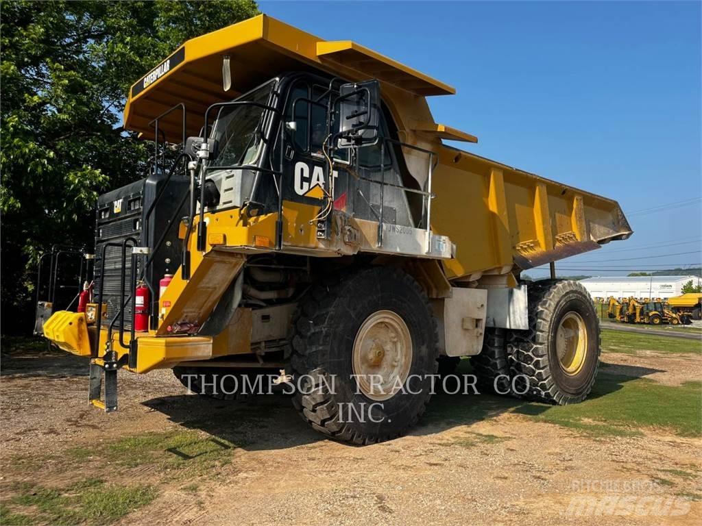 CAT 773G アーティキュレート式ダンプトラック