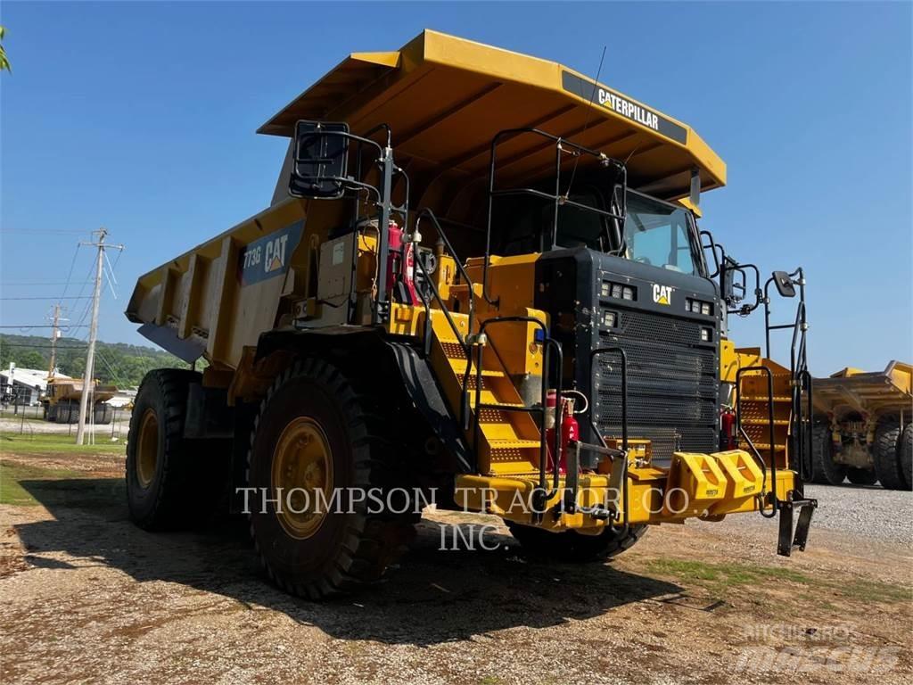 CAT 773G アーティキュレート式ダンプトラック
