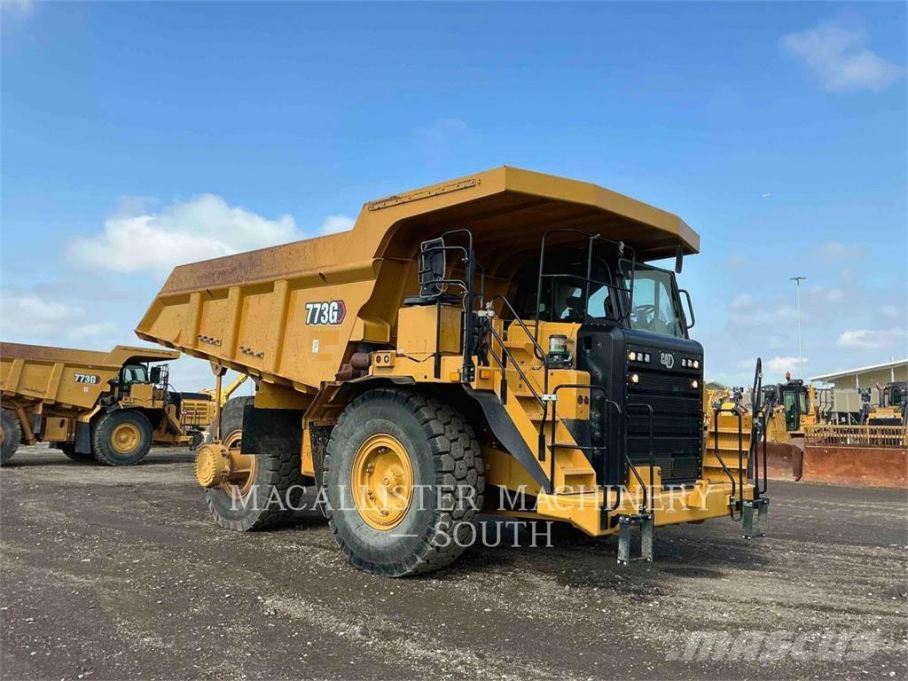 CAT 773G アーティキュレート式ダンプトラック