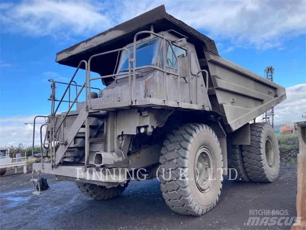 CAT 775D アーティキュレート式ダンプトラック