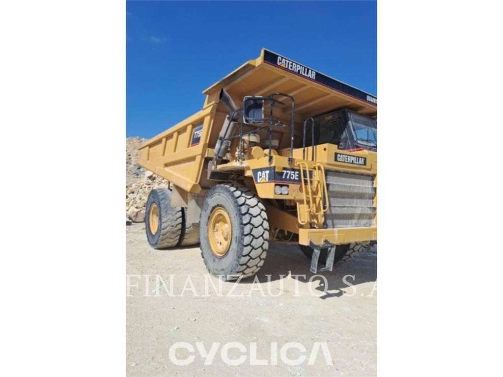 CAT 775E アーティキュレート式ダンプトラック