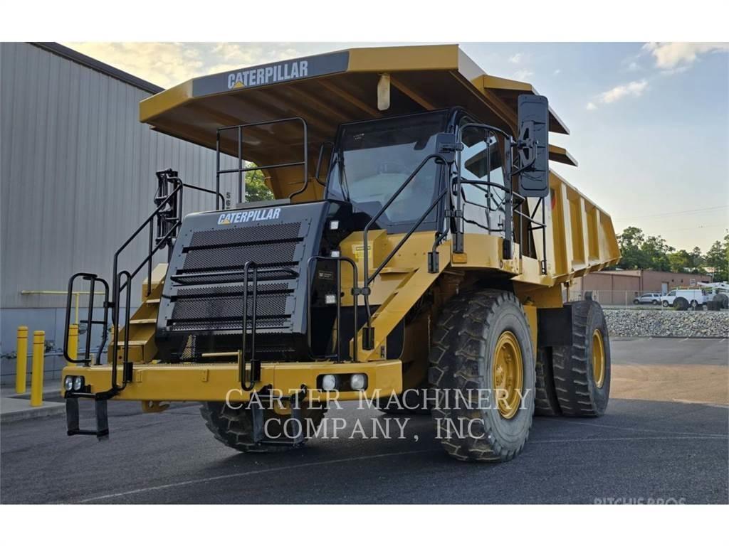 CAT 775F RBLD アーティキュレート式ダンプトラック