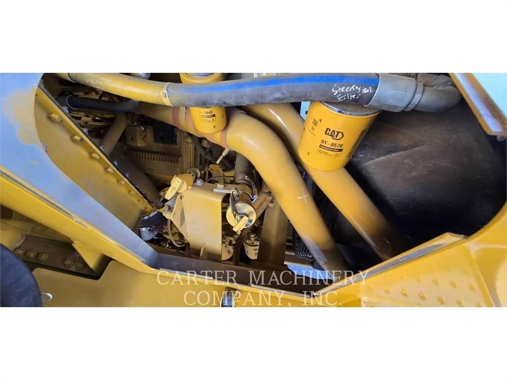 CAT 775F RBLD アーティキュレート式ダンプトラック