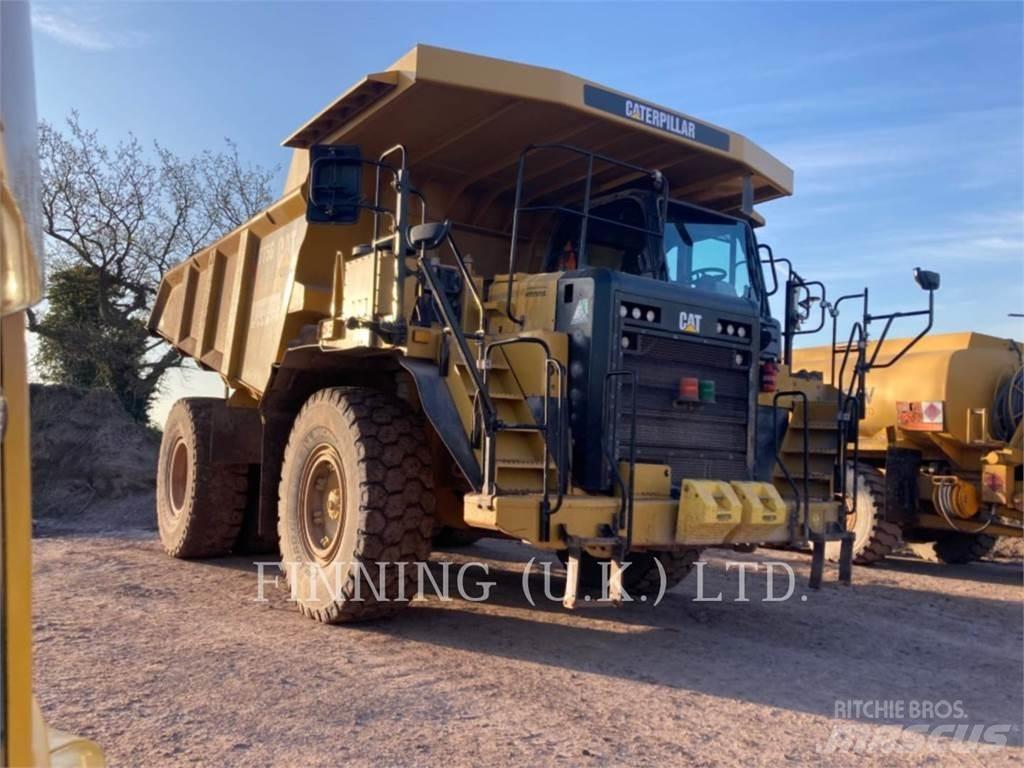 CAT 775G アーティキュレート式ダンプトラック
