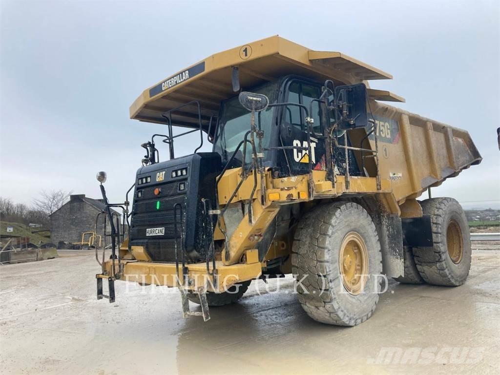 CAT 775G アーティキュレート式ダンプトラック