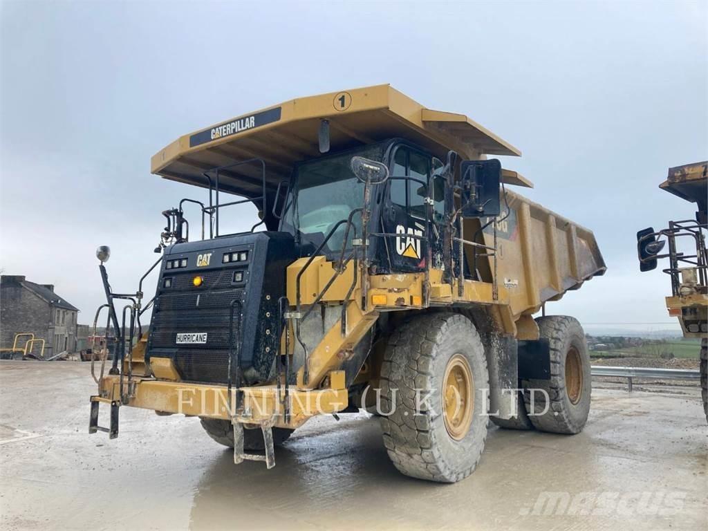 CAT 775G アーティキュレート式ダンプトラック