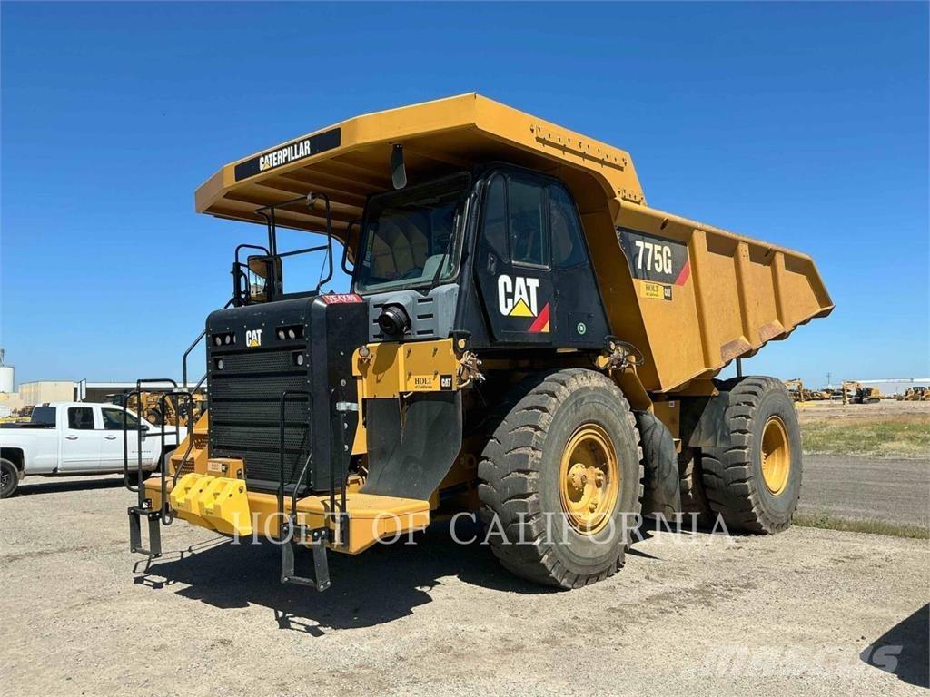 CAT 775G アーティキュレート式ダンプトラック
