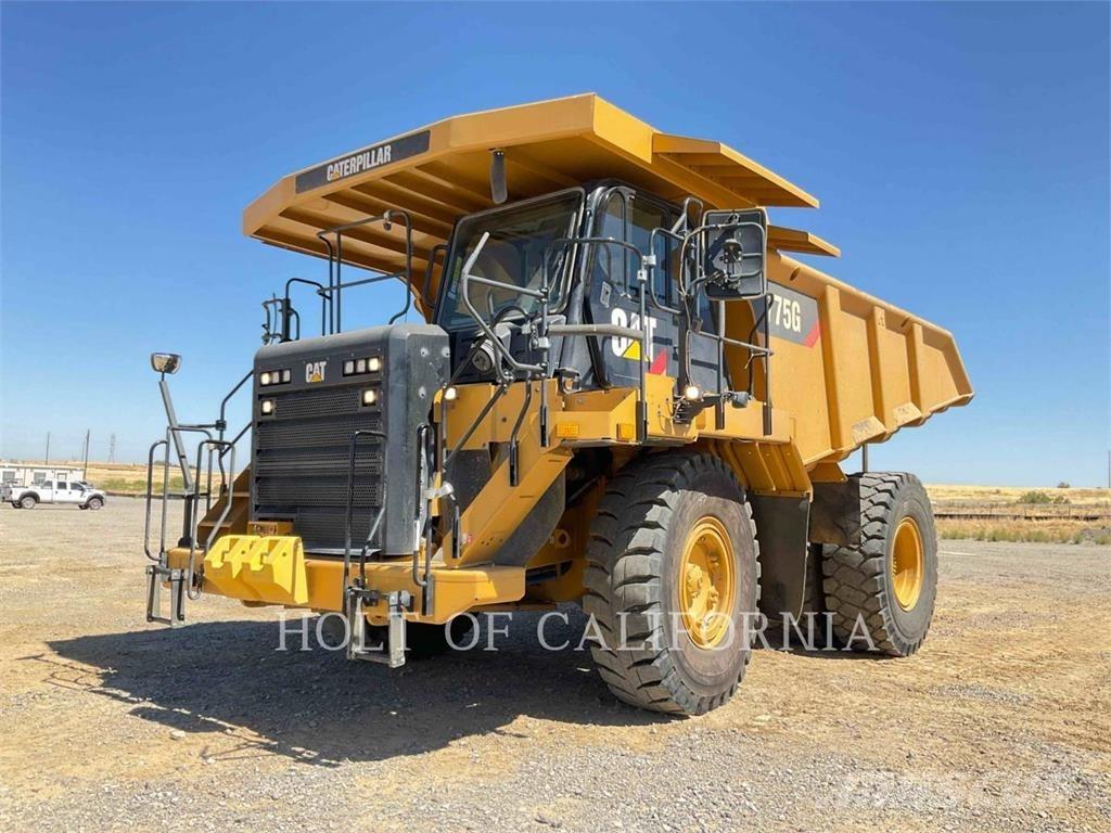 CAT 775G アーティキュレート式ダンプトラック