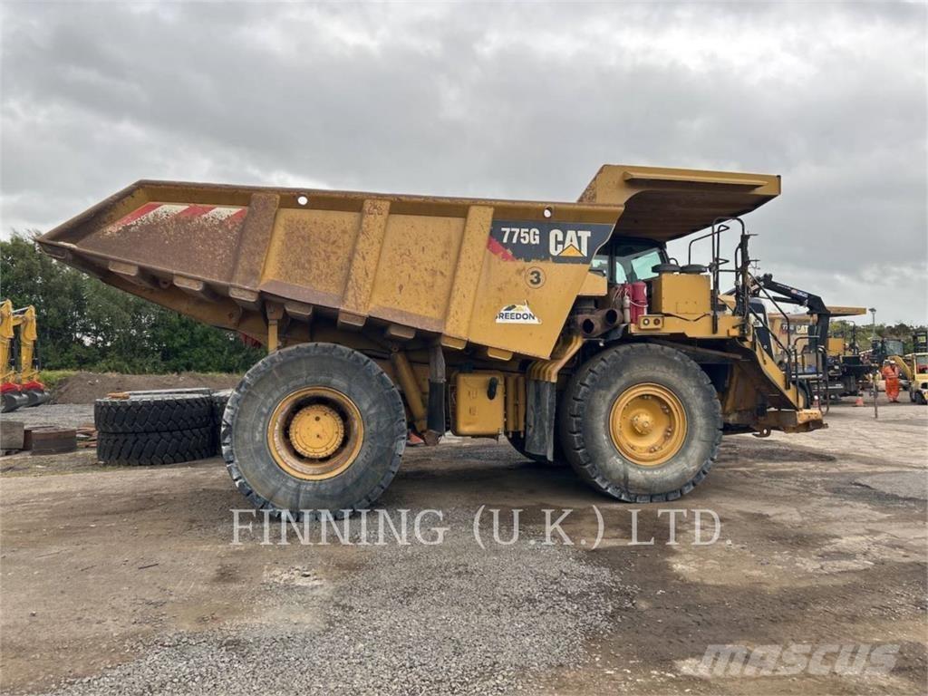 CAT 775G アーティキュレート式ダンプトラック