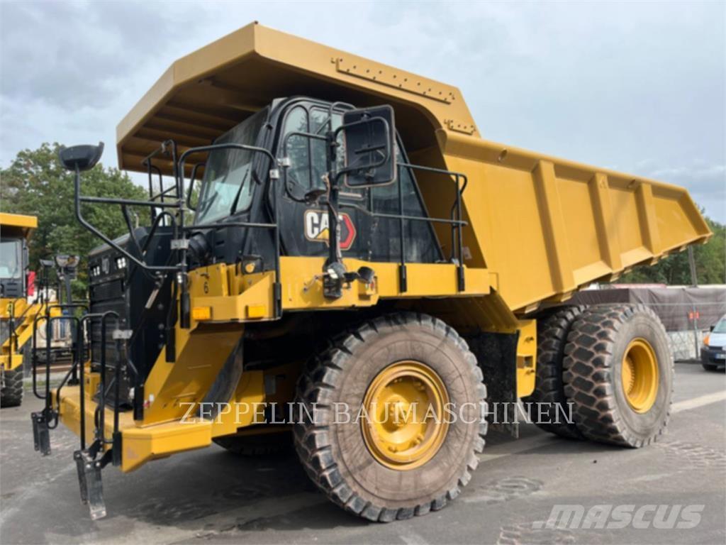 CAT 775G アーティキュレート式ダンプトラック