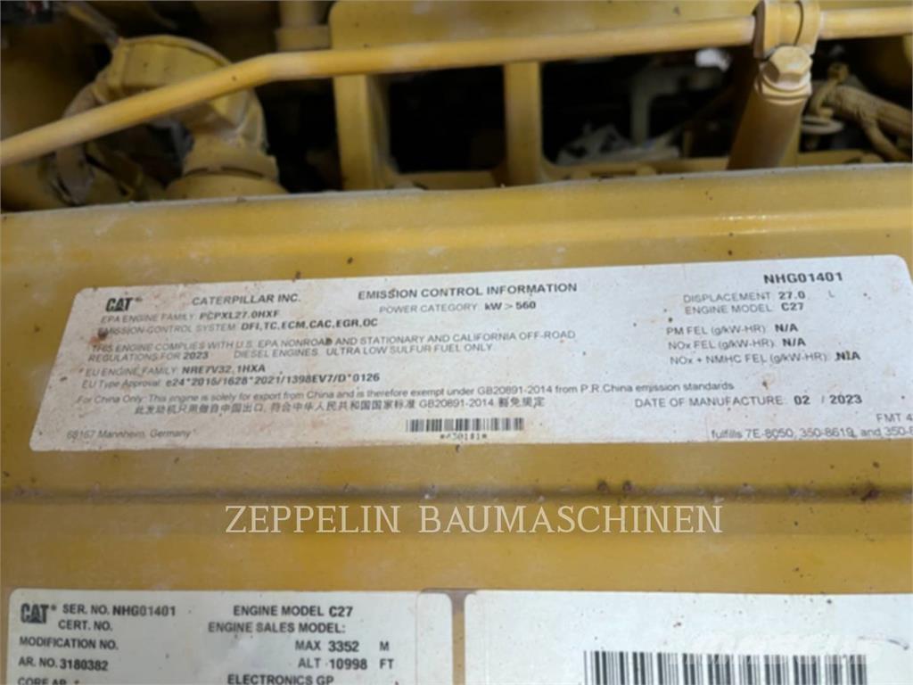 CAT 775G アーティキュレート式ダンプトラック