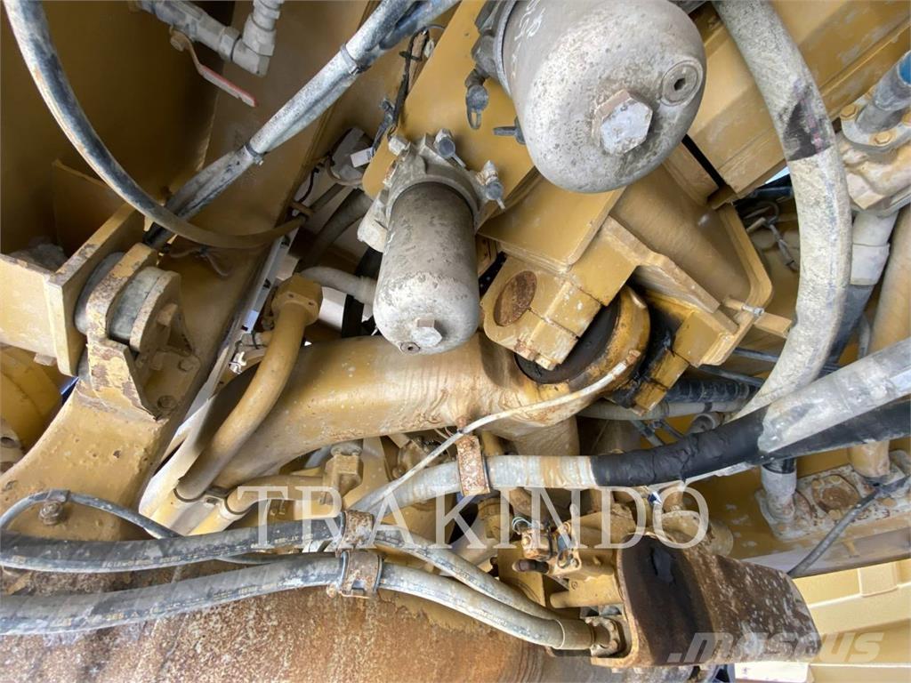 CAT 777-05 アーティキュレート式ダンプトラック