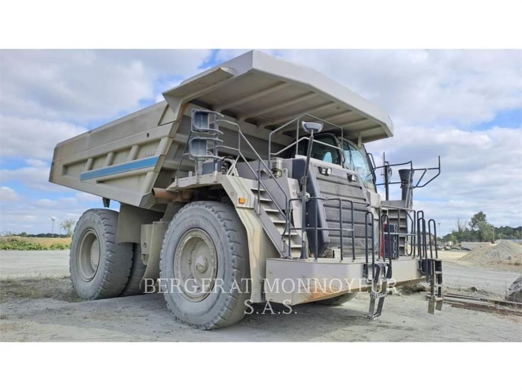 CAT 777F アーティキュレート式ダンプトラック