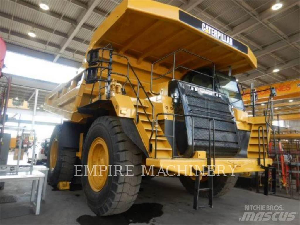 CAT 777F アーティキュレート式ダンプトラック