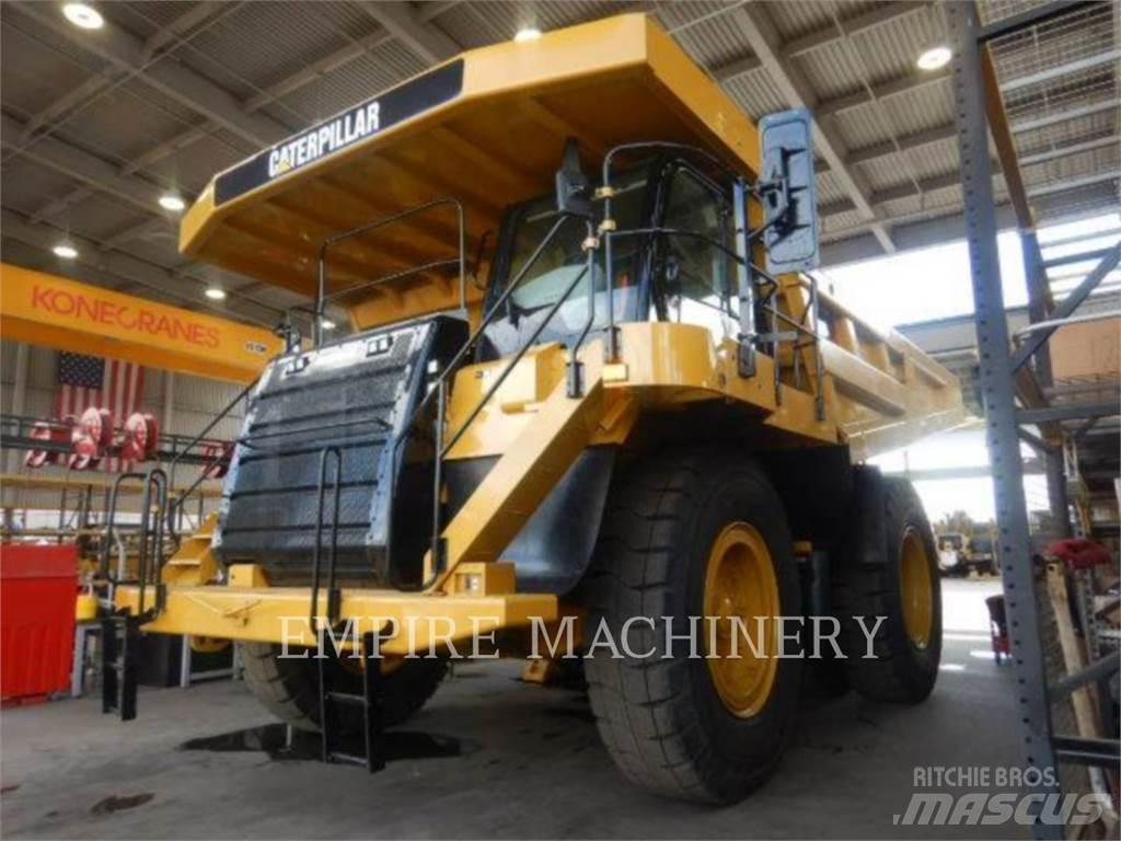 CAT 777F アーティキュレート式ダンプトラック